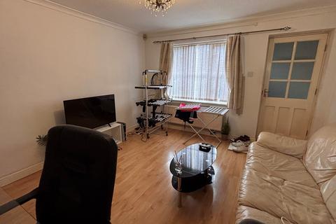 2 bedroom semi-detached house to rent, Hazelmere Grove, Lenton, NG7