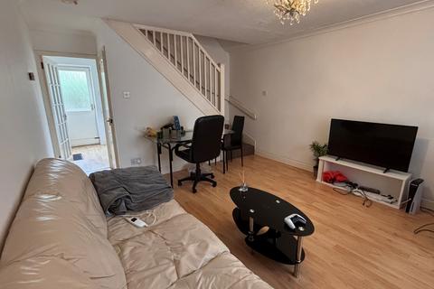 2 bedroom semi-detached house to rent, Hazelmere Grove, Lenton, NG7