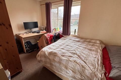 2 bedroom semi-detached house to rent, Hazelmere Grove, Lenton, NG7