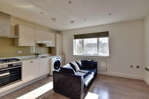 2 bedroom flat to rent, Pield Heath Road, Uxbridge, UB8