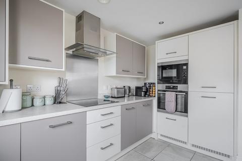 2 bedroom flat for sale, Sanders Walk, Harrogate, North Yorkshire, HG1