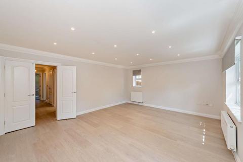 2 bedroom apartment to rent, Ducks Hill Road, Northwood HA6