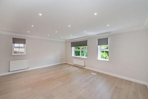 2 bedroom apartment to rent, Ducks Hill Road, Northwood HA6