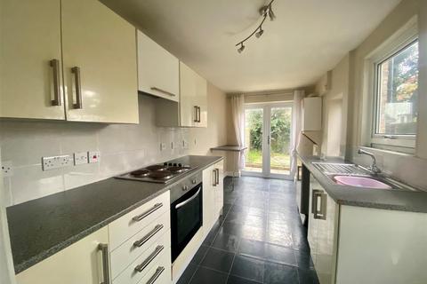 2 bedroom house to rent, Tarring Road, Worthing