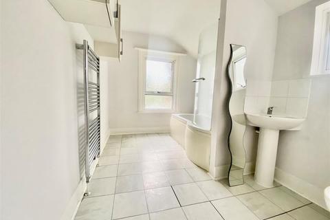 2 bedroom house to rent, Tarring Road, Worthing