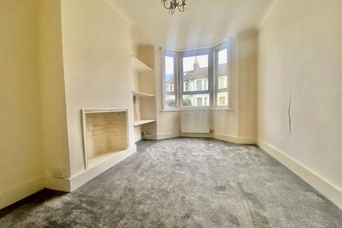 2 bedroom house to rent, Tarring Road, Worthing