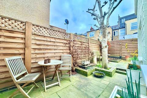 2 bedroom semi-detached house to rent, Warwick Road, Twickenham, TW2