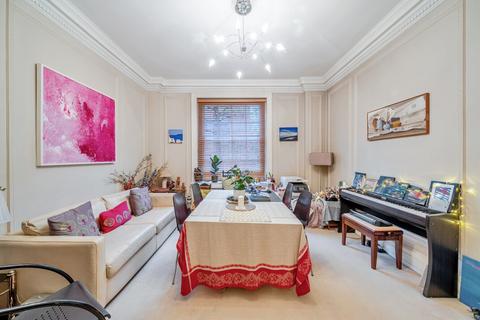 2 bedroom duplex for sale, Park Road, London, NW8