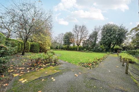 2 bedroom duplex for sale, Park Road, St Johns Wood London, NW8