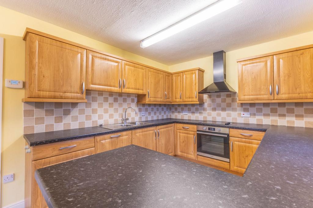 Kitchen / dining area