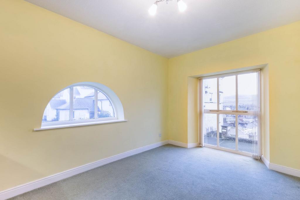Kitchen / dining area