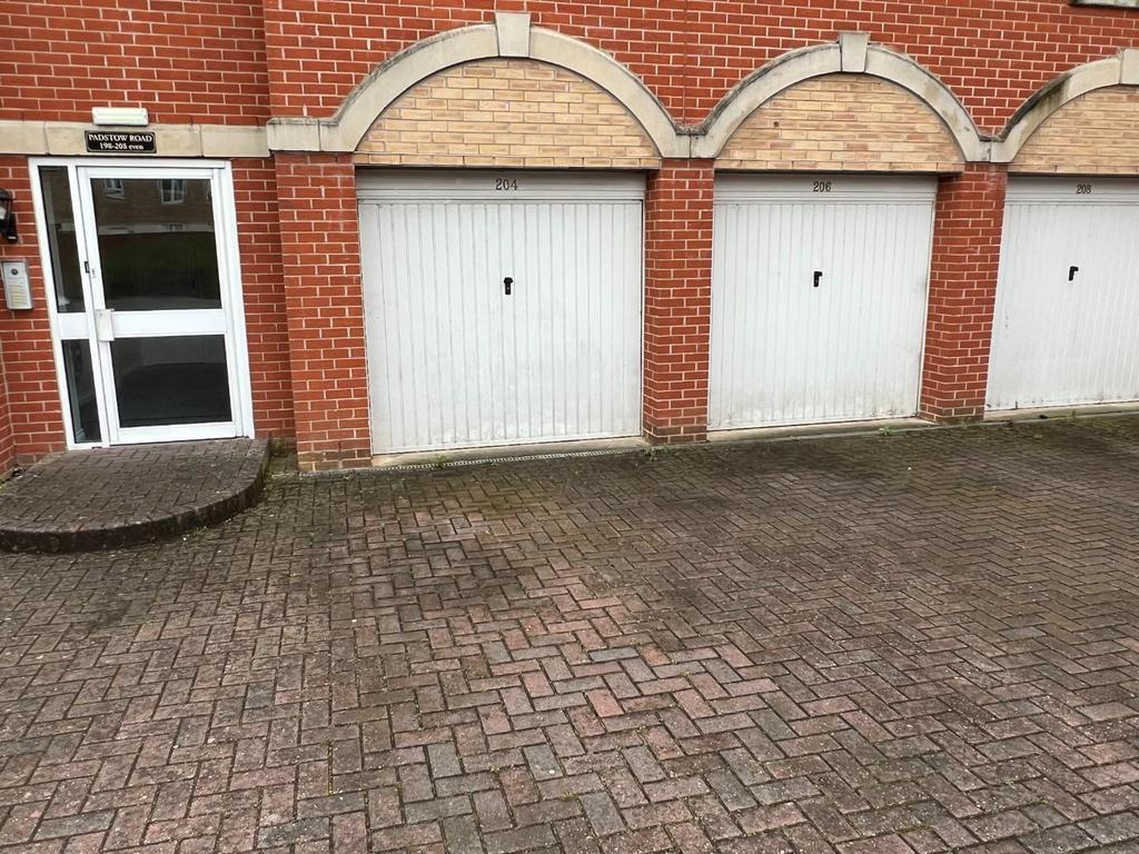 Garage.jpeg