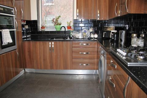 4 bedroom terraced house for sale, Park Avenue, Old Trafford, Manchester. M16 9PW