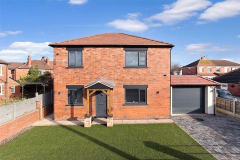 4 bedroom detached house to rent - Greenmoor Avenue, Lofthouse, Wakefield, West Yorkshire, WF3