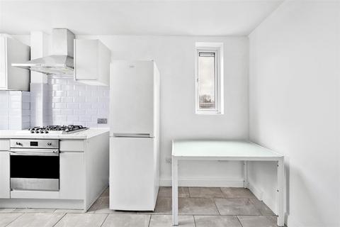 3 bedroom flat for sale, Ajax House, Old Bethnal Green Road, London