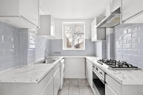3 bedroom flat for sale, Ajax House, Old Bethnal Green Road, London