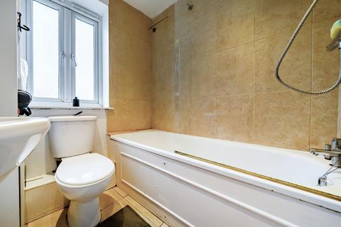 2 bedroom flat for sale, Lower Road, London, SE16