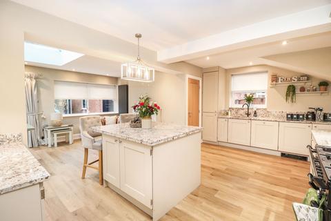 3 bedroom detached house for sale, Buckingham Drive, Warrington