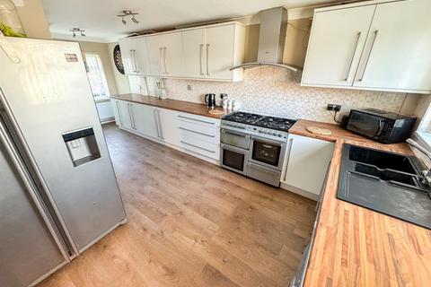 3 bedroom semi-detached house for sale, Glastonbury Road, Corby NN18