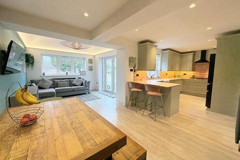 3 bedroom semi-detached house for sale, Lower Adeyfield Road, Hemel Hempstead, HP2