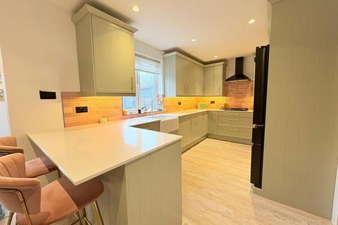 3 bedroom semi-detached house for sale, Lower Adeyfield Road, Hemel Hempstead, HP2
