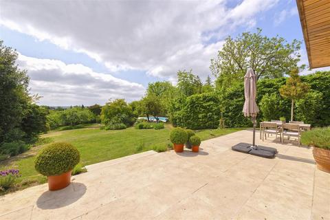 4 bedroom detached house for sale, Pilgrims Way, Trottiscliffe ME19