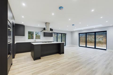 5 bedroom detached house for sale, Lower Road, Ware SG12