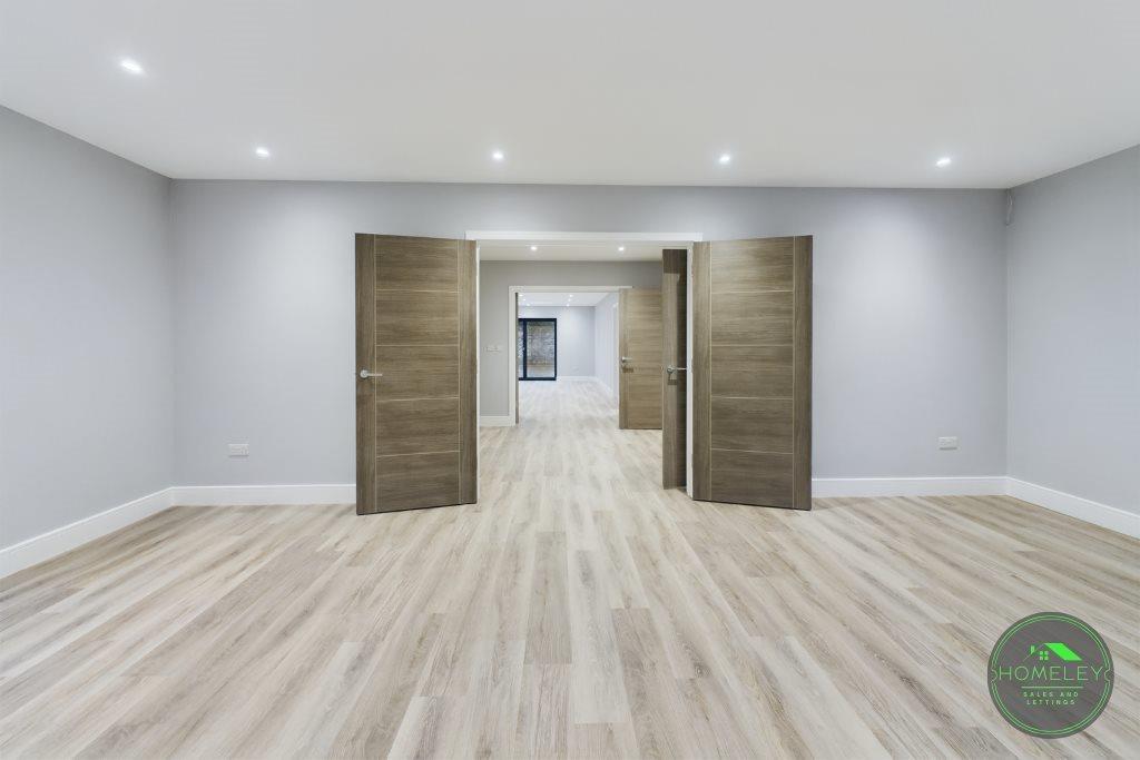 12 family room.png