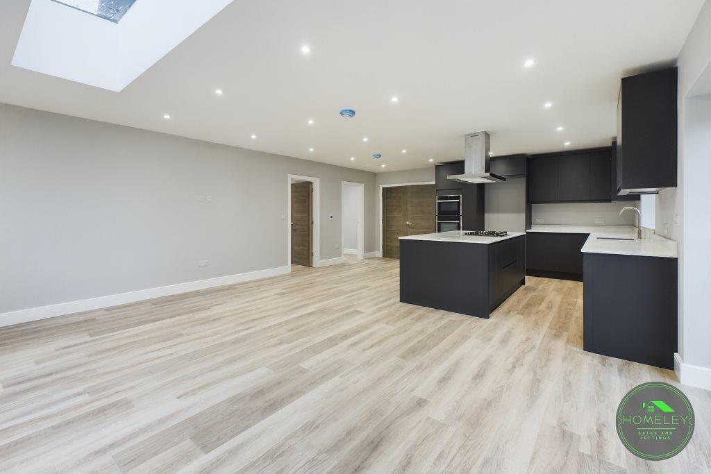 6 kitchen.png