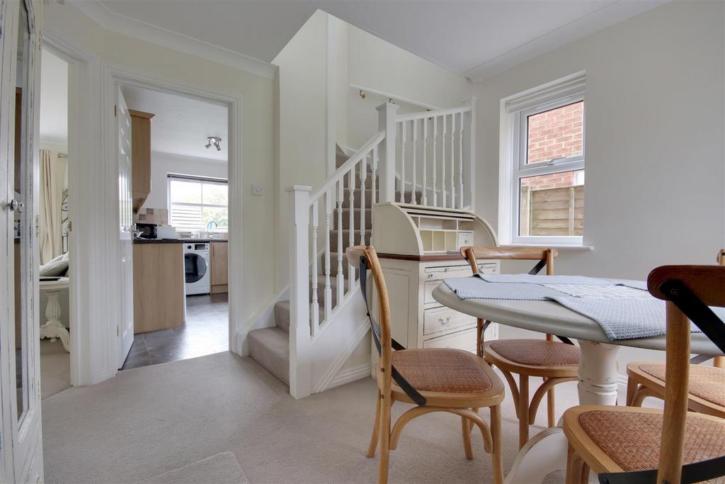 Dining room 2.jpg