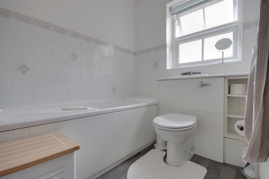 Bathroom.jpg