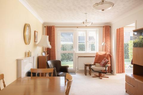 2 bedroom terraced bungalow for sale, Emerton Garth, Northchurch, Berkhamsted, Hertfordshire HP4