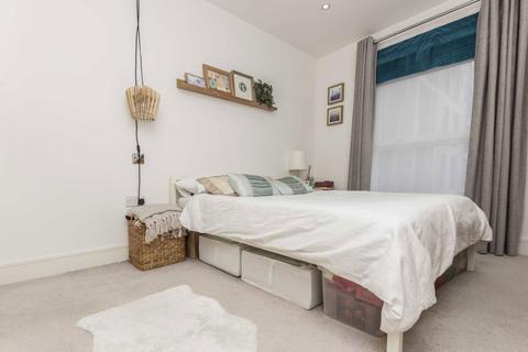 1 bedroom flat to rent, Skerne Road, Kingston Upon Thames KT2