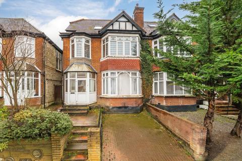2 bedroom flat to rent, Hurstwood Road, London NW11