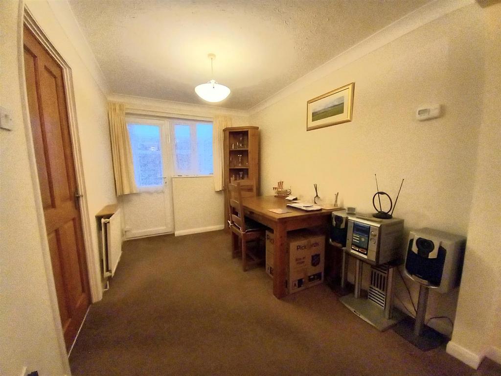 9 Hawthorn Park Dining.jpg