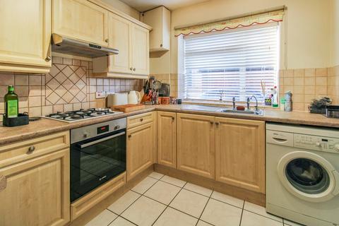 2 bedroom apartment for sale, Kings Court,  Farnborough , GU14