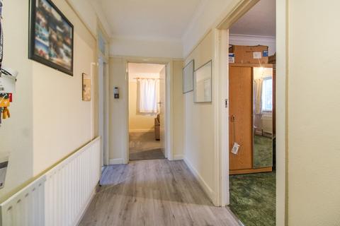 2 bedroom apartment for sale, Kings Court,  Farnborough , GU14