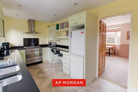 3 bedroom semi-detached house for sale, Shrubbery Road, Bromsgrove, Worcestershire, B61