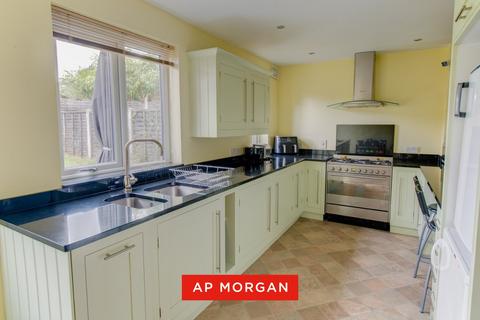 3 bedroom semi-detached house for sale, Shrubbery Road, Bromsgrove, Worcestershire, B61