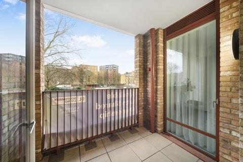 Studio to rent, Munton Road London SE17