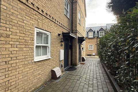 3 bedroom terraced house to rent, Churchgate, Cheshunt, Waltham Cross, Hertfordshire, EN8