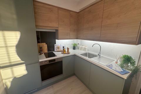 2 bedroom flat to rent, Millbrook Road East, Hampshire SO15