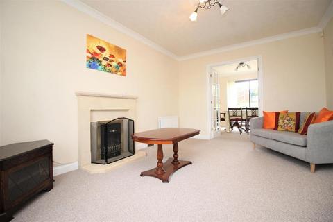 4 bedroom detached house to rent, Frithwood Crescent, Kents Hill