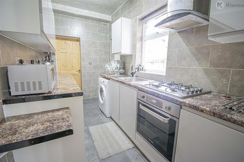 3 bedroom terraced house to rent, Solihull Road, Birmingham B11