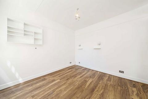 1 bedroom flat to rent, Richmond Road, East Twickenham TW1