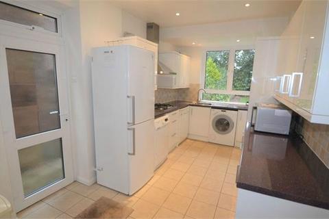 3 bedroom detached house to rent, The Reddings, Mill Hill, NW7