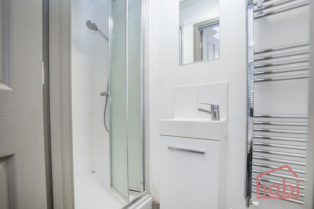 Bedroom 2 Ensuite