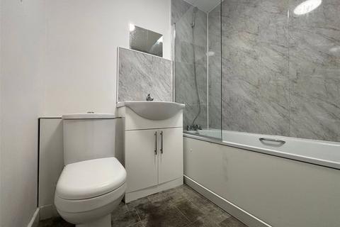 3 bedroom terraced house to rent, Sydney Road, SO15