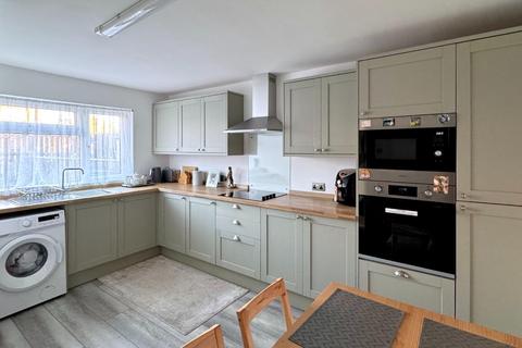 3 bedroom terraced house for sale, Redlands Avenue, Penarth