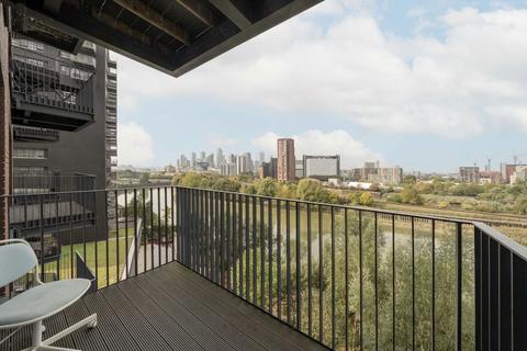 2 bedroom flat for sale, Lyell Street, London E14